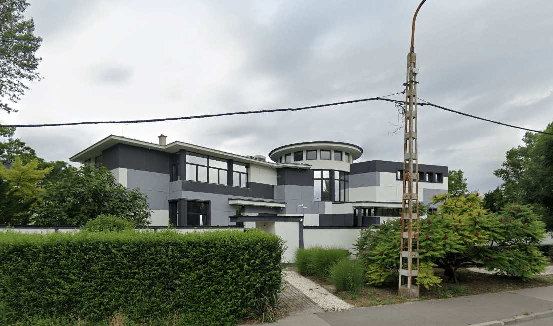 B34 Irodaház