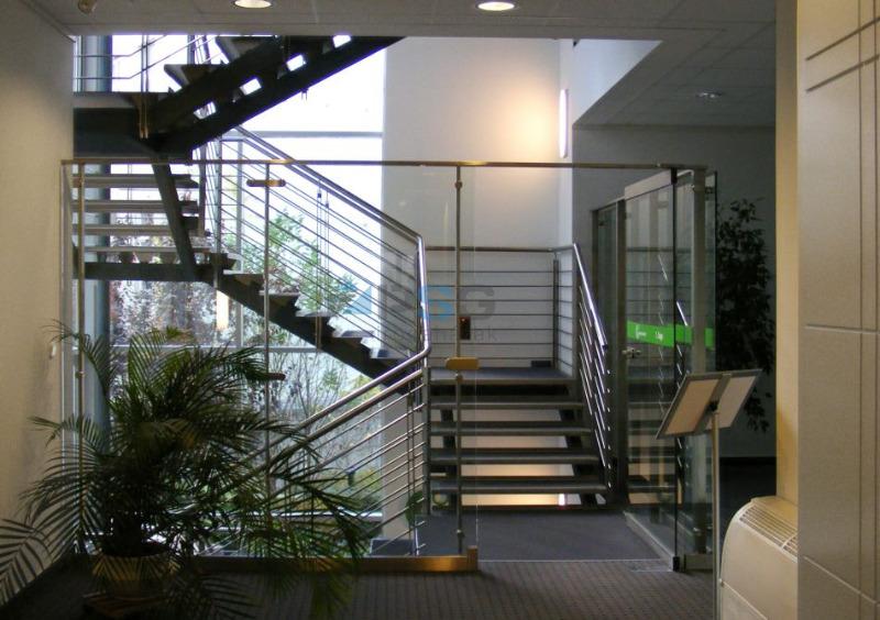 r1.jpg