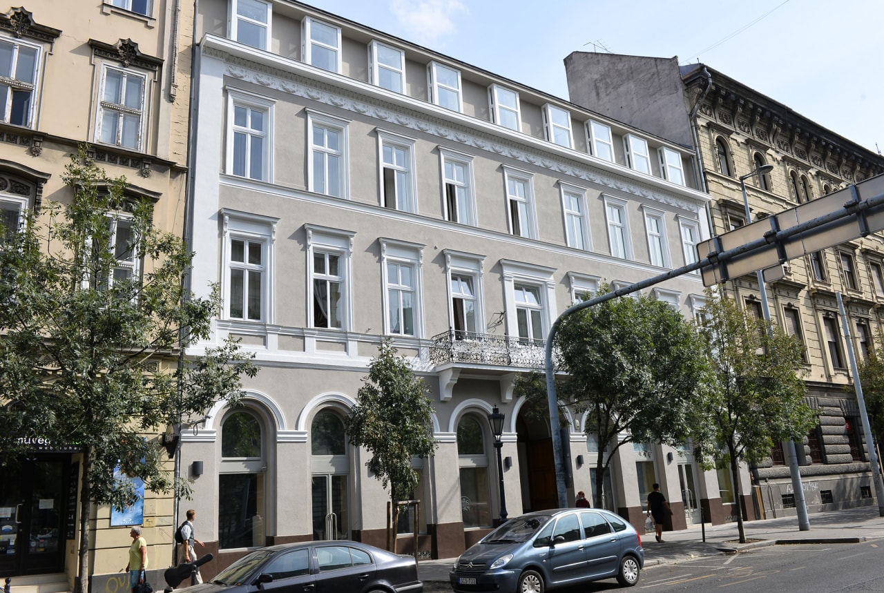 Atrium Office (Bajcsy 53)