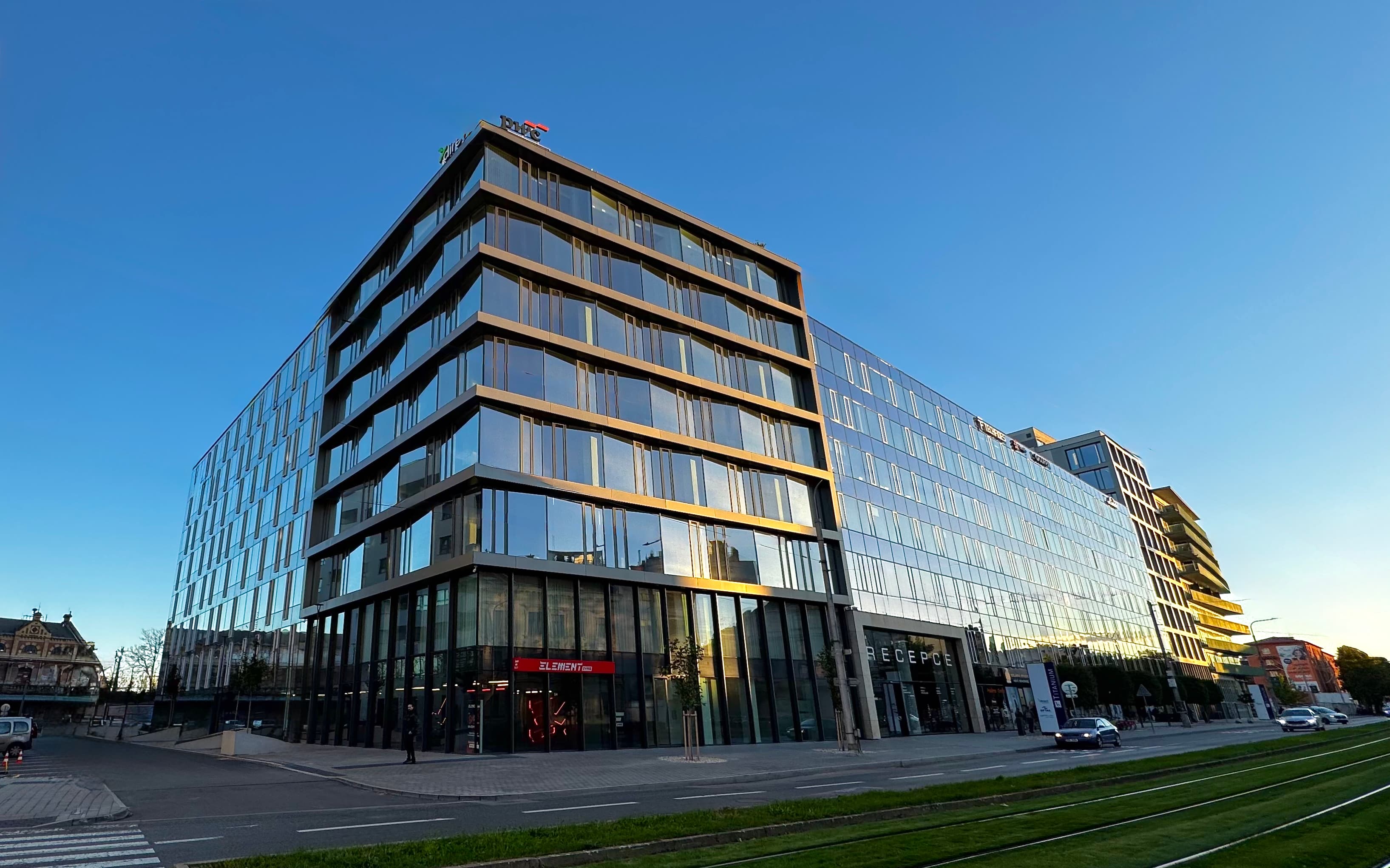 TITANIUM - Skylight X