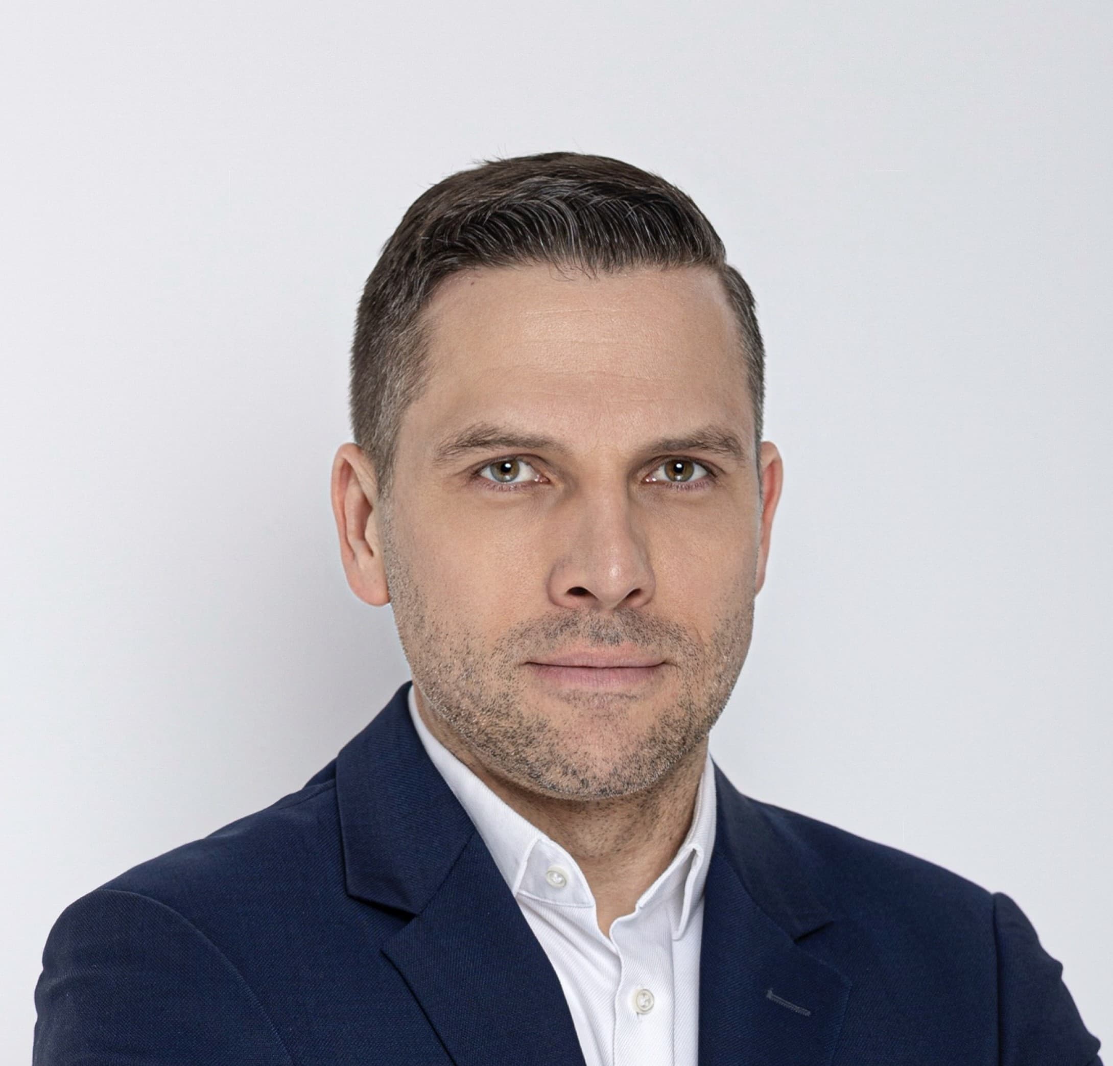 Lukáš Králik MRICS