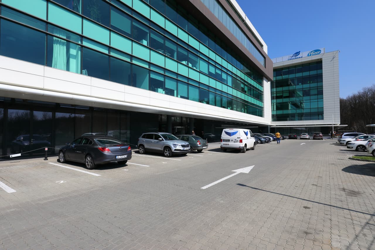 Platinum Business & Convention Center A2